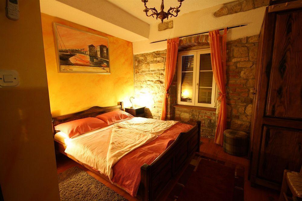 XIV Century Rooms Kaštela Exterior foto